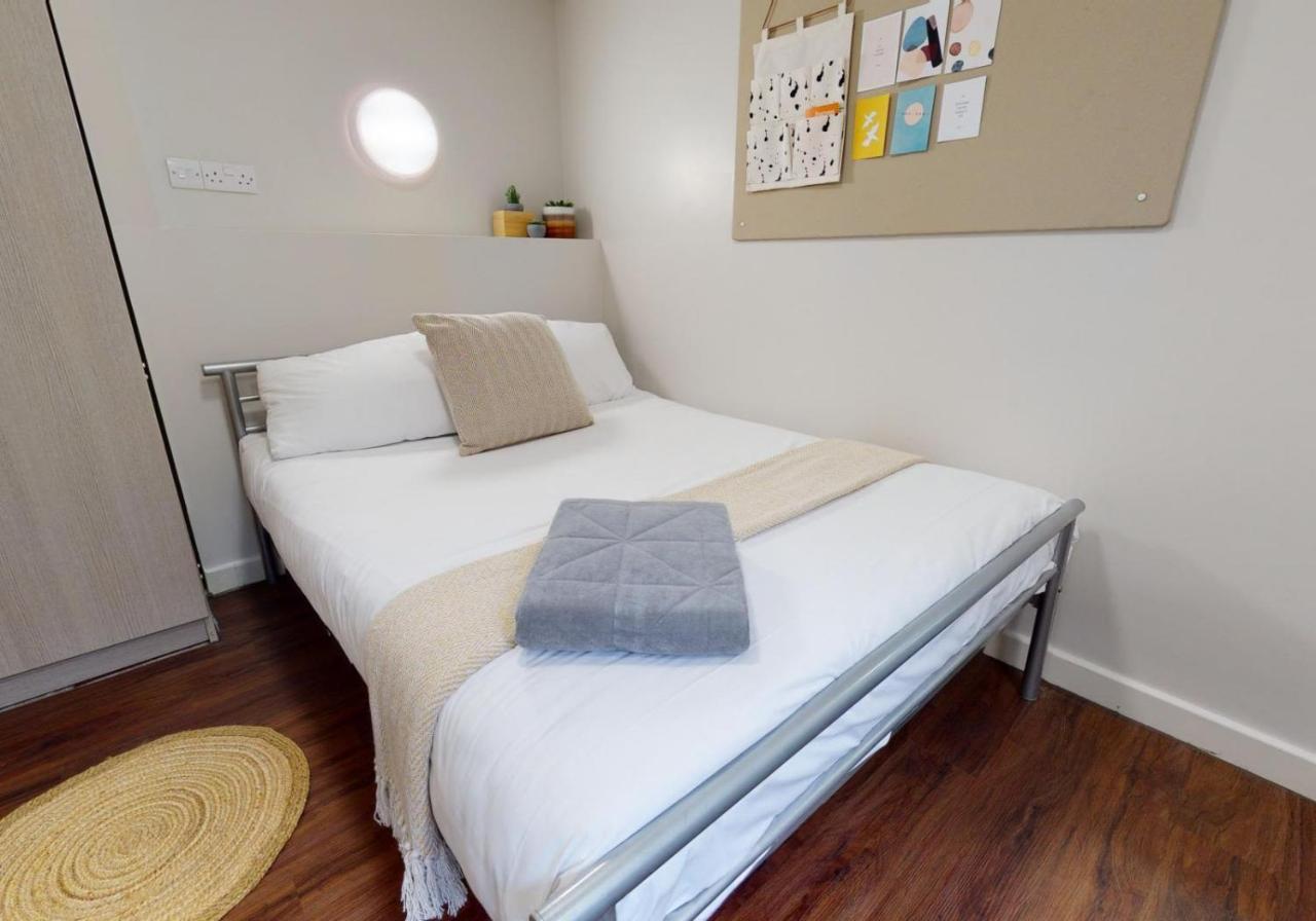 Private Bedrooms With Shared Kitchen And Studios At Iq Tufnell House In Londra Dış mekan fotoğraf